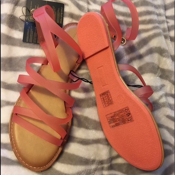 NWT STRAPPY SANDALS - Picture 1 of 4